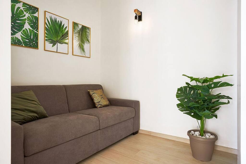 Villa Paradiso With Private Pool, Bbq Area, Huge Garden And Free Parking モーディカ エクステリア 写真