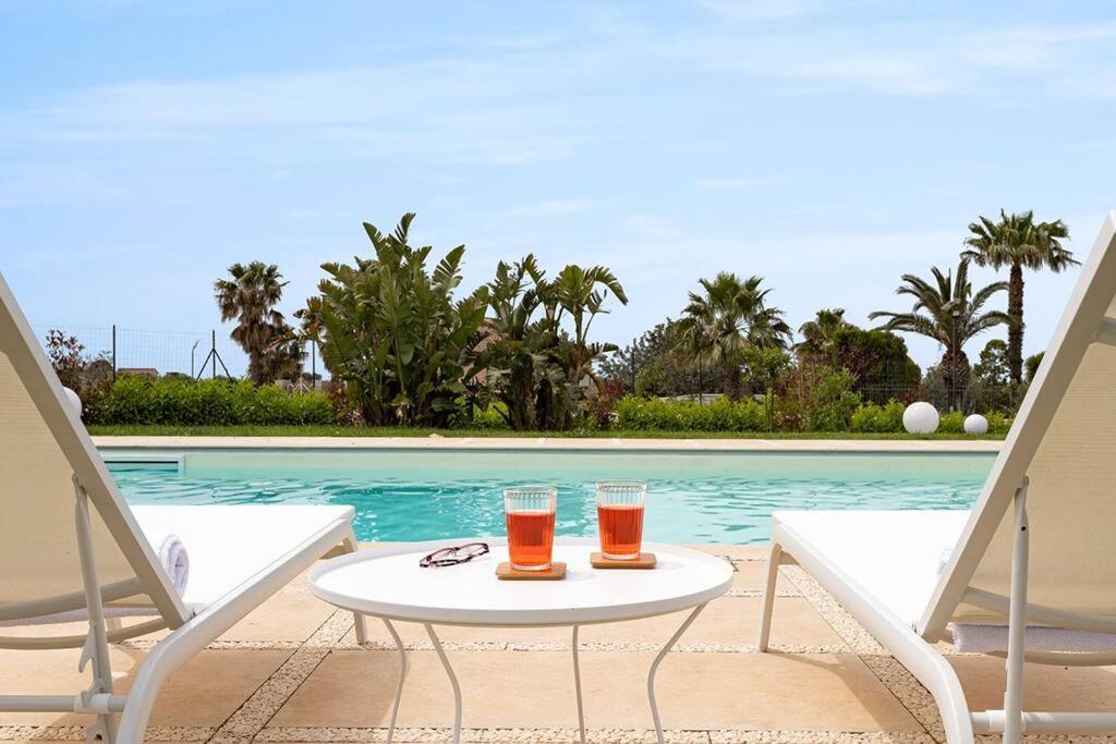 Villa Paradiso With Private Pool, Bbq Area, Huge Garden And Free Parking モーディカ エクステリア 写真